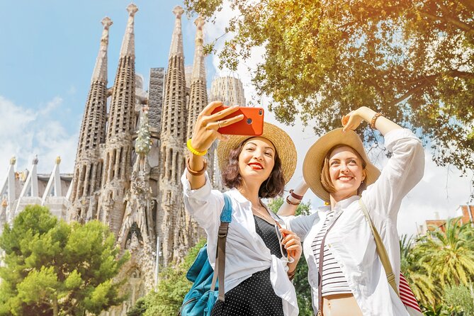 Barcelona Sagrada Familia Guided Tour with skip the line ticket - Cancellation and planning details