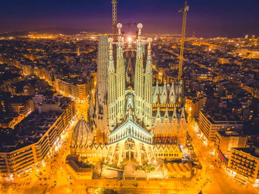 Barcelona: Sagrada Familia Guided Tour with Tower Access - Key points to know before booking