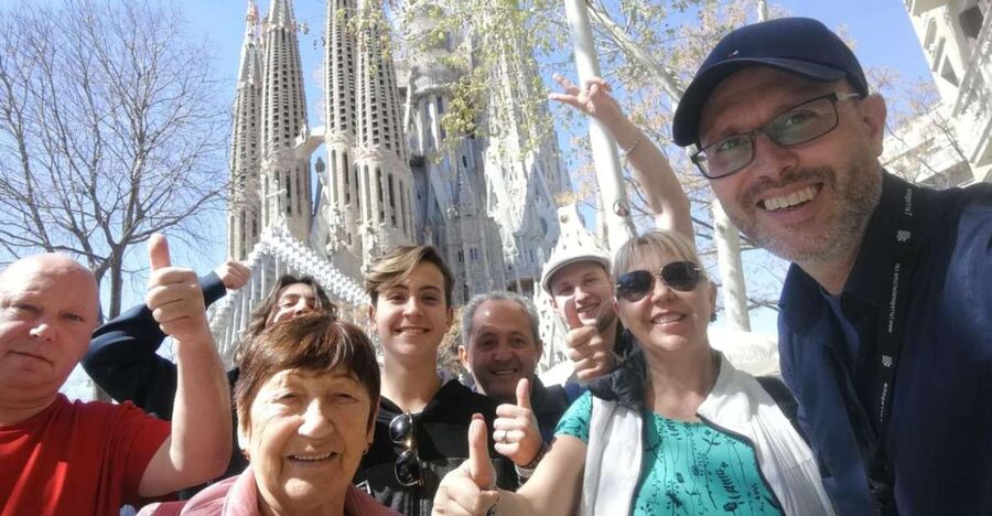 Barcelona & Sagrada Familia Half-Day Tour with Hotel Pickup - A five-hour introduction to Barcelona