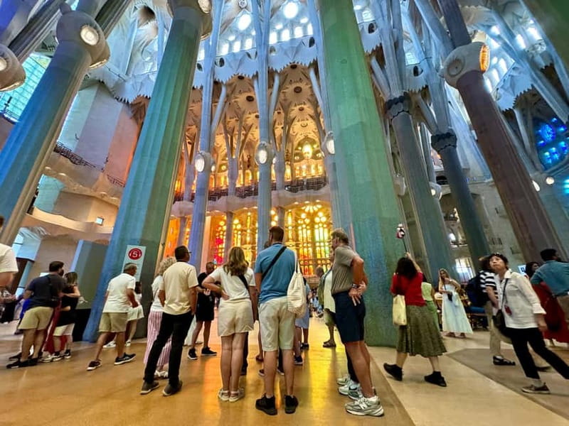 Barcelona: Sagrada Familia, La Pedrera & Cava Tasting Tour - Key points to know before booking