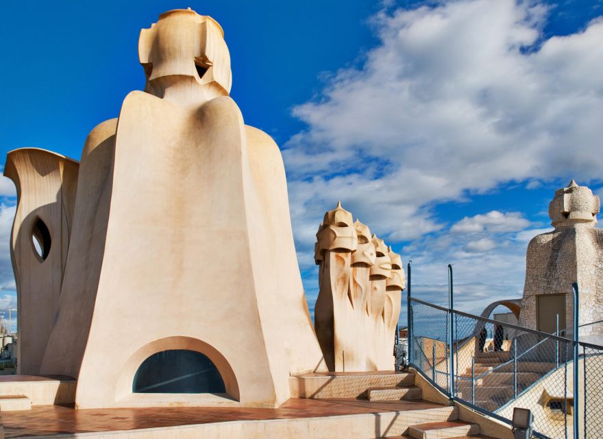 Barcelona: Sagrada Familia, Modernism, and Old Town Tour - Who should book this Barcelona overview