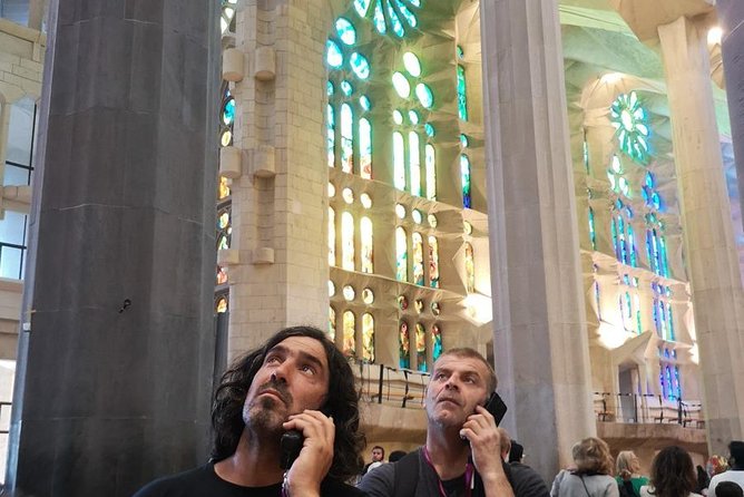 Barcelona: Sagrada Familia, Park Guell & Tapas Private Tour - Passeig de Gràcia and the Modernist houses