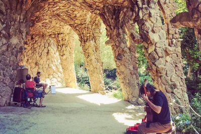 Barcelona: Sagrada Familia, Park Guell & Tapas Private Tour