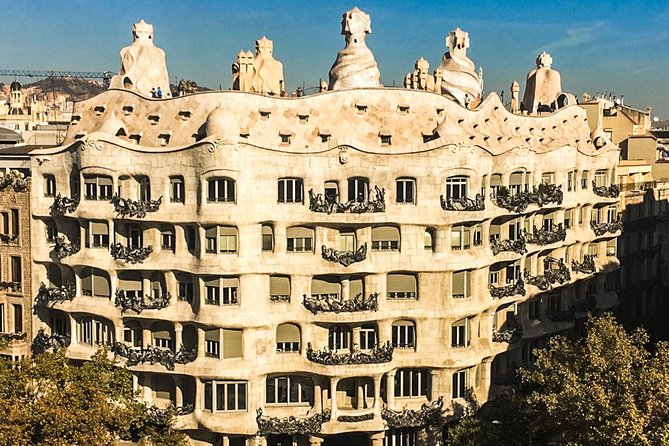 Barcelona: Sagrada Familia, Park Guell & Tapas Private Tour - What the private format really adds