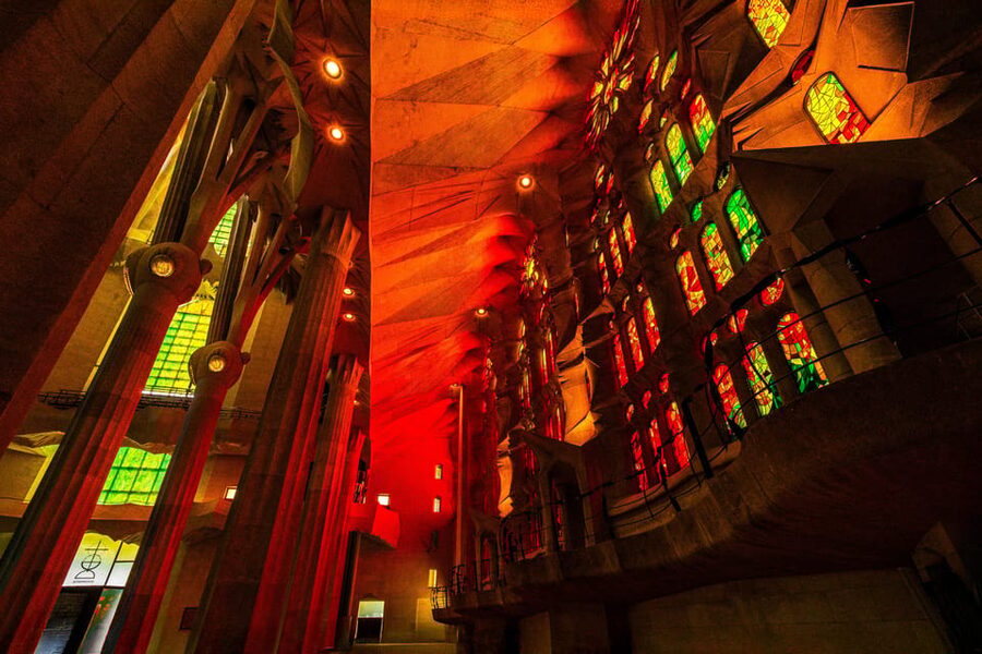Barcelona: Sagrada Familia Priority Access & Guided Tour - How the guides shape the experience