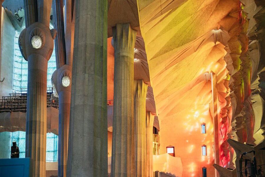 Barcelona: Sagrada Familia Skip-the-Line Entry Ticket & Tour - Small group, private tour, and family fit