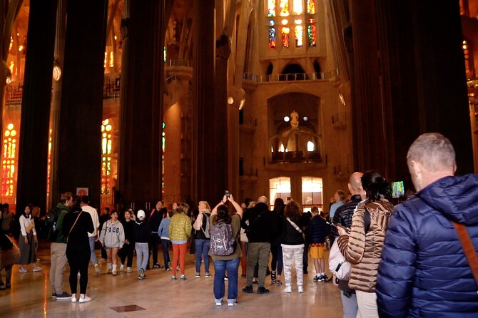 Barcelona: Sagrada Familia Skip-the-Line Guided Tour and Tickets - Stained glass and the best time of day