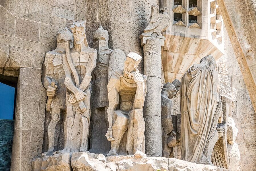 Barcelona: Sagrada Família Skip the Line Tour & Entry Ticket - Practical details for a smooth visit