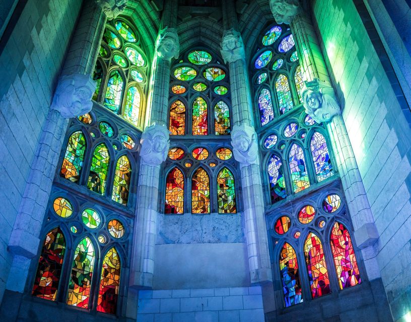 Barcelona: Sagrada Família Skip the Line Tour & Entry Ticket - Why the Sagrada Família deserves a guided visit