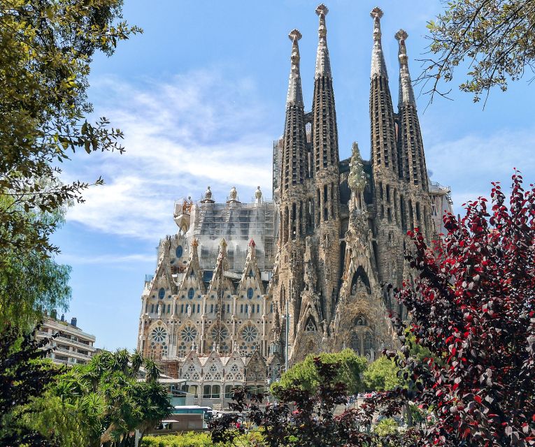 Barcelona: Sagrada Família Skip the Line Tour & Entry Ticket - Entering through Gaudí’s Nativity façade