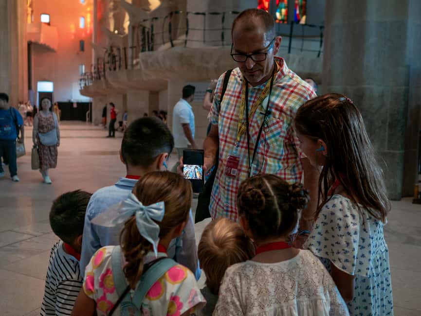 Barcelona: Sagrada Familia Small Group Tour for Kids - Counting Gaudi’s tree-columns