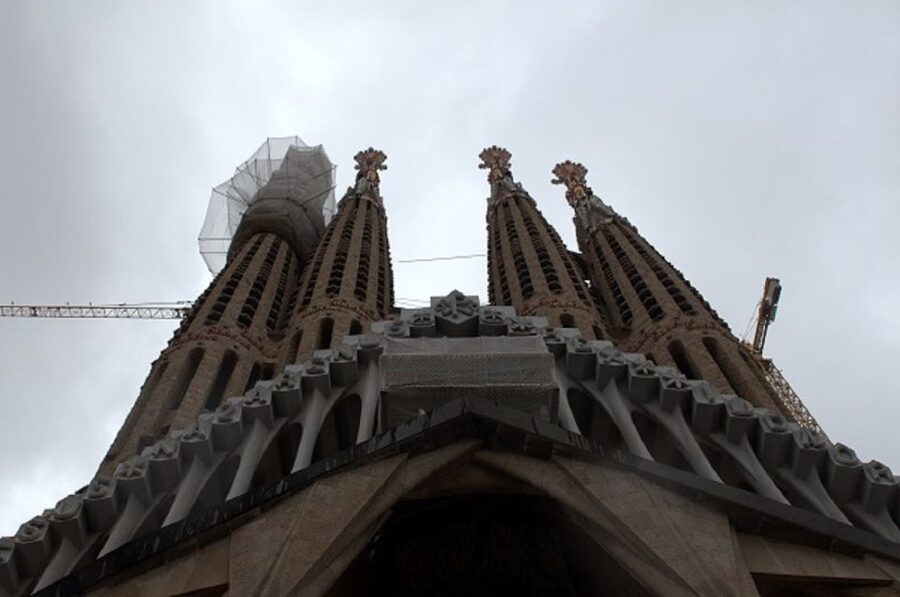 Barcelona: Sagrada Familia Tour of the Facades in German - Why the Facades Deserve Their Own Tour