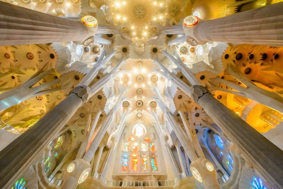 Barcelona: Sagrada Familia Tour & Optional Tower Visit - Key points to know before booking