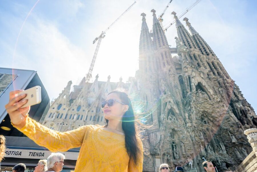 Barcelona: Sagrada Familia Tour & Optional Tower Visit - The tower visit: worth adding if it is open