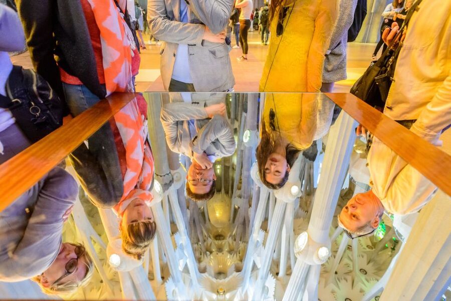 Barcelona: Sagrada Familia Tour & Optional Tower Visit - English, Spanish, private, and small-group options
