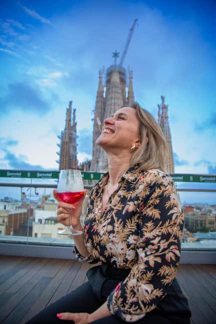 Barcelona: Sagrada Familia Tour Priority Access & Add-ons - Rooftop drink at Hotel Sercotel Rosellón