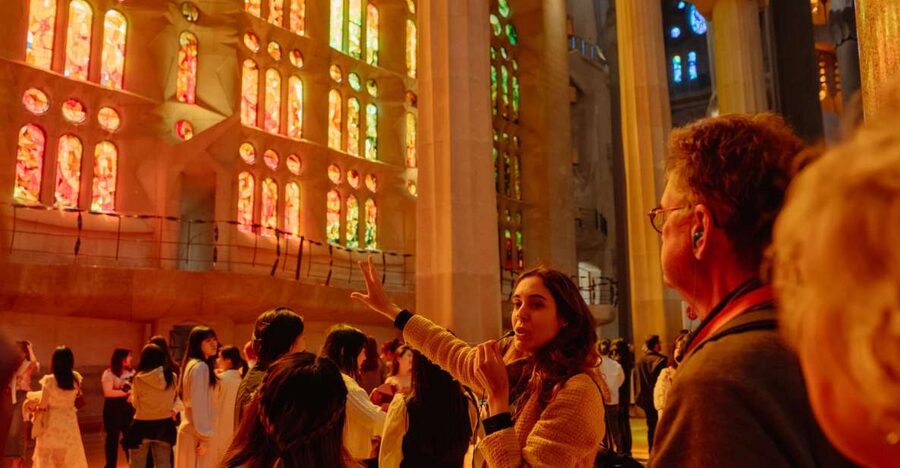 Barcelona: Sagrada Familia Tour w/Skip-the-Line Entry Ticket - The optional 25-minute rooftop cava stop