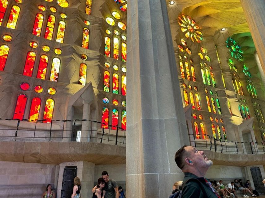 Barcelona: Sagrada Família Tour with Skip-the-Line Access - Why a guide changes the Sagrada Família visit