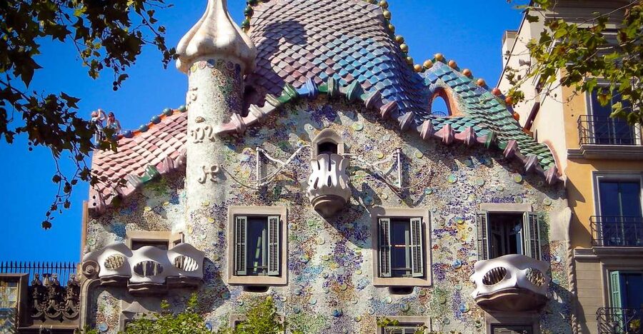 Barcelona: Sailing Trip, Sagrada Familia, and Casa Batlló - Starting at Port Olimpic aboard Bombon