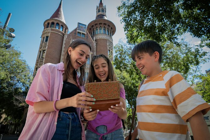 Barcelona Street Escape: Gaudi and the Hidden Treasure - Why the private format changes the experience