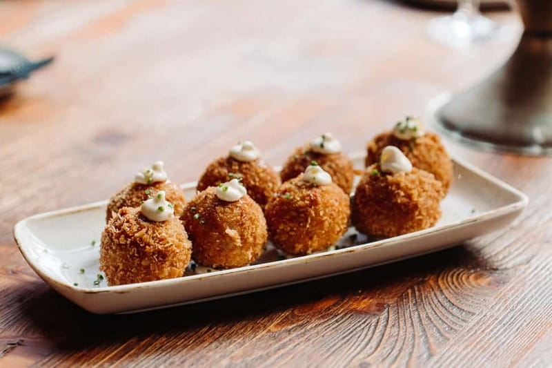 Barcelona: Tapas & Wine Tour in Born & Gothic Quarter - Key points to know before you book