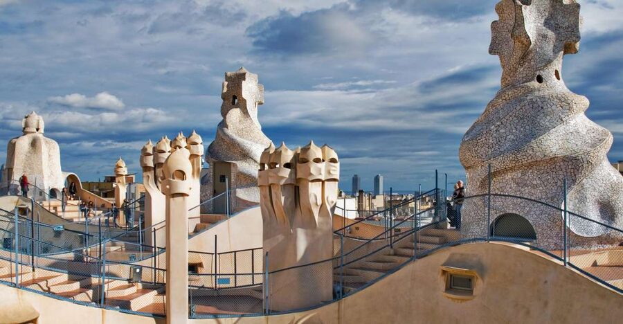 Barcelona: The Genuis of Gaudi & Modernist Architects Tour - Starting beside Sagrada Família