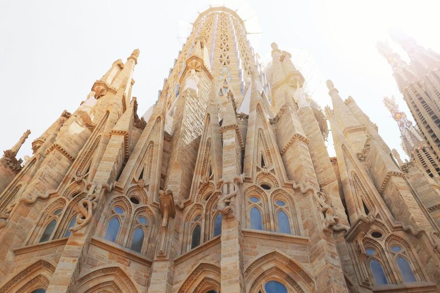 Barcelona: The Genuis of Gaudi & Modernist Architects Tour - Casa Batlló and Gaudí’s most theatrical façade