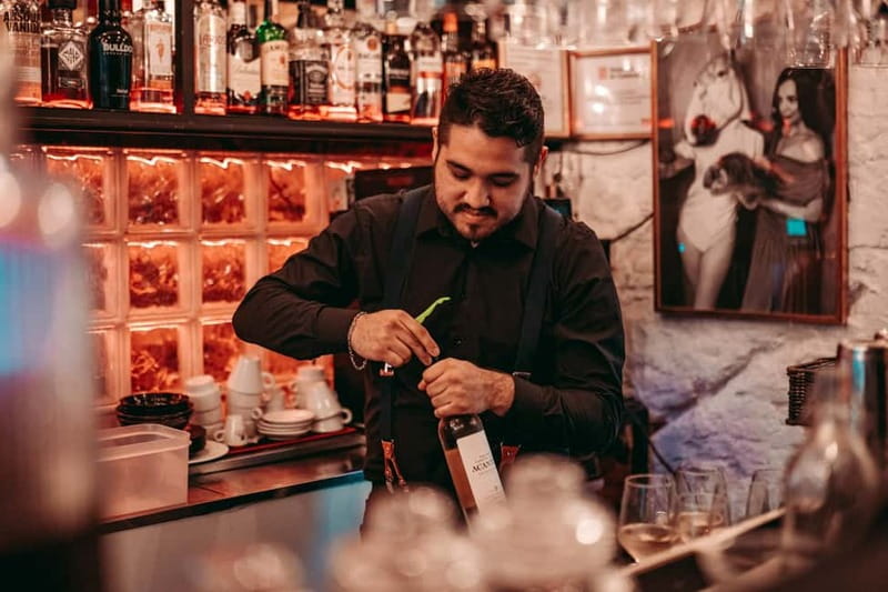 Barcelona: Tipsy Tapas & History Tour in the Gothic Quarter - Key points to know before booking