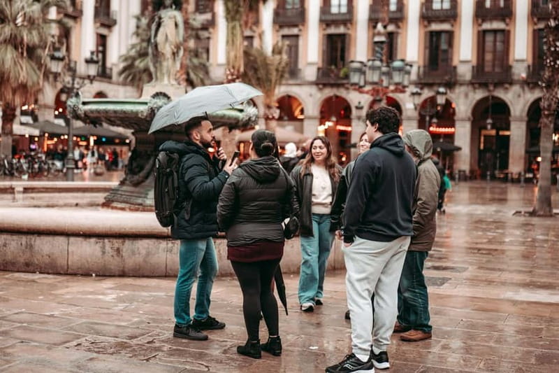 Barcelona: Tipsy Tapas & History Tour in the Gothic Quarter - Walking through streets most people rush past
