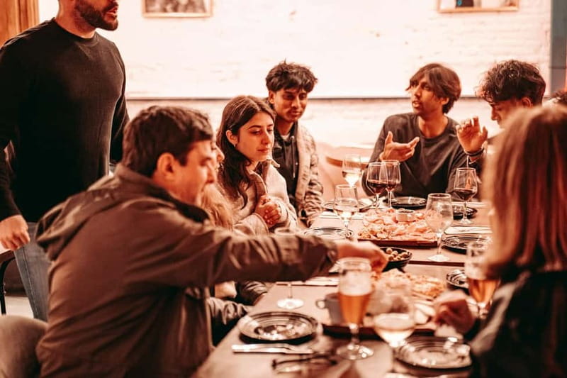 Barcelona: Tipsy Tapas & History Tour in the Gothic Quarter - Who will get the most from this tour