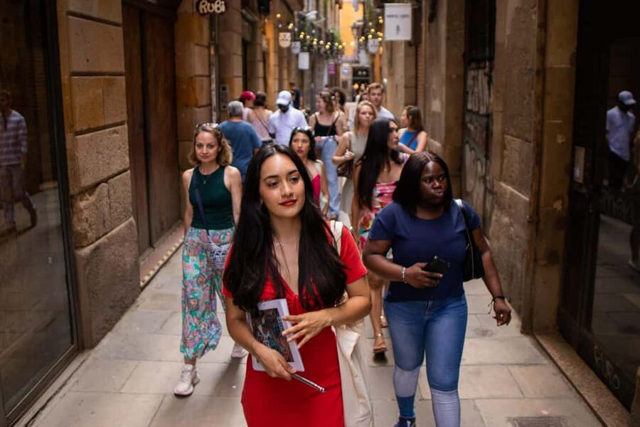 Barcelona Walk Like a Local: El Born & Gothic 15+ Sights - Plaça Sant Felip Neri and the quieter mood of the route