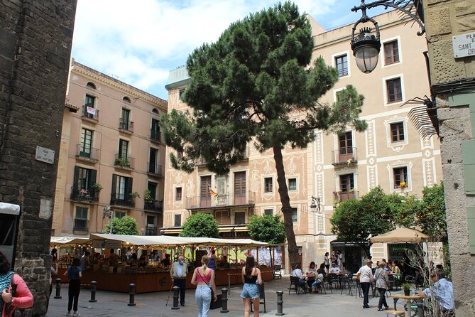 Barcelona walking tour Gothic Quarter and Ramblas+Boat trip - Las Ramblas, from market stalls to the port