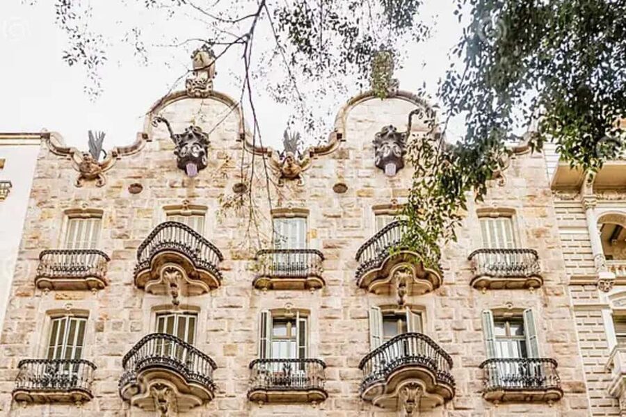Barcelona Walking Tour: Modernisme & Iconic Architecture - Casa Lleó Morera and the competition along Passeig de Gràcia