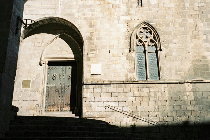 Barcelona Walking Tour of Gothic and Born District - San Felipe Neri Square and the city’s scars
