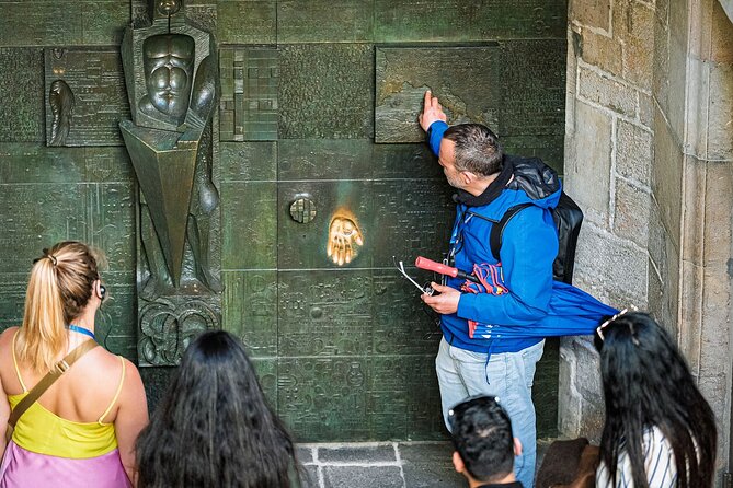 Barcelona Walking Tour: Old Town & Gothic Quarter Secrets - Barcelona Cathedral and the story of Saint Eulalia