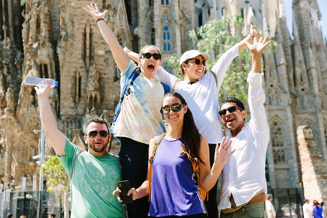 Barcelona: Wonders of Gaudi Bike Tour - From the Raval to Palau Guell