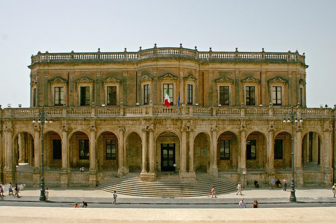 Baroque Noto private walking tour - Fontana d’Ercole and the San Domenico view