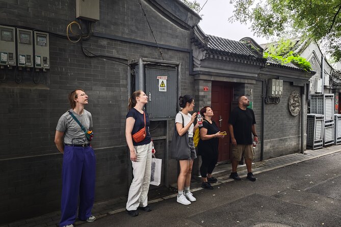 Beijing Hutong Walking Tour History, Architecture and Local Life - The Yuan Dynasty pagoda and a siheyuan in one stop