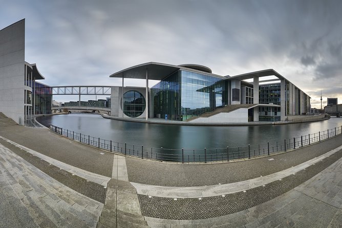 Berlin Architecture/River Spree Full Day Photography Tour - Why the Spree makes a strong photography subject
