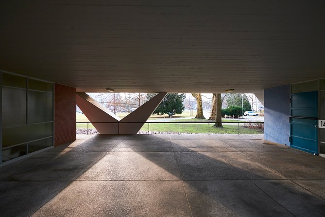 Berlin Architecture/River Spree Full Day Photography Tour - The River Spree walk and its changing light