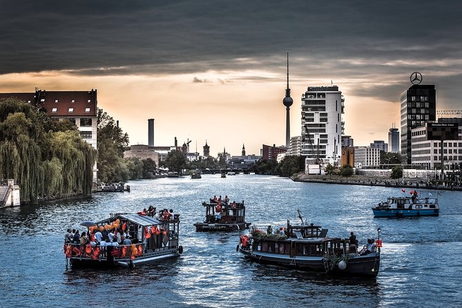 Berlin Architecture/River Spree Full Day Photography Tour - Starting at Kaiser-Friedrich-Gedächtnis-Kirche