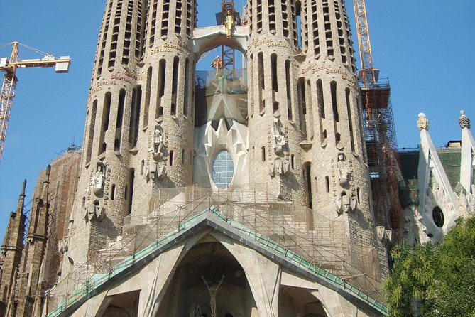Best Gaudi Private Tour with Sagrada Familia & Park Guell in BCN - Is $584.10 per person fair value?