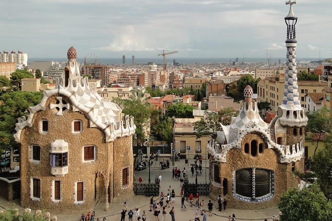 Best Gaudi Private Tour with Sagrada Familia & Park Guell in BCN - Crowds, walking, and the four-hour limit