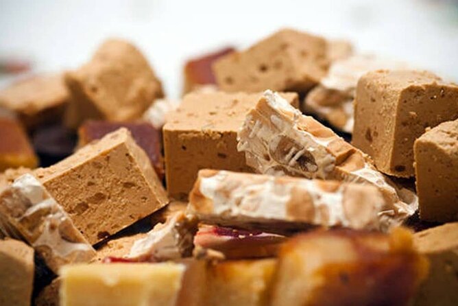 Best of Barcelona: Sagrada Família, Gaudí & Candy Tasting Tour! - Casa Amatller brings architecture and chocolate together