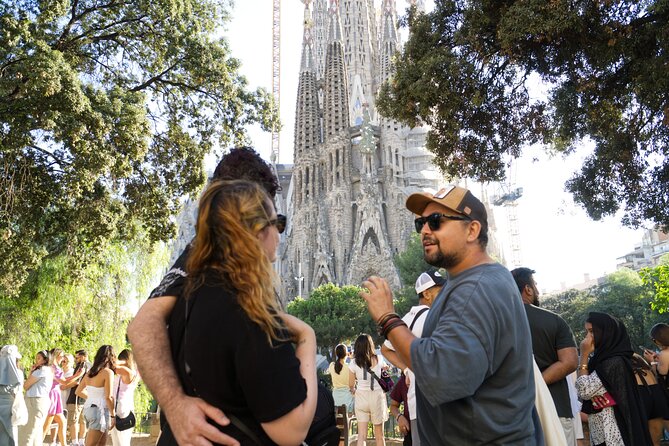 Best of Barcelona: Sagrada Família, Gaudí & Candy Tasting Tour! - Casa Malagrida, Casa Rocamora, and Casas Pascual i Pons