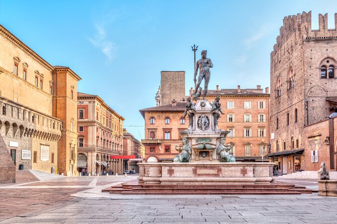Best of Bologna in one day : Food, architecture, art and history - San Giacomo Maggiore and Santa Cecilia