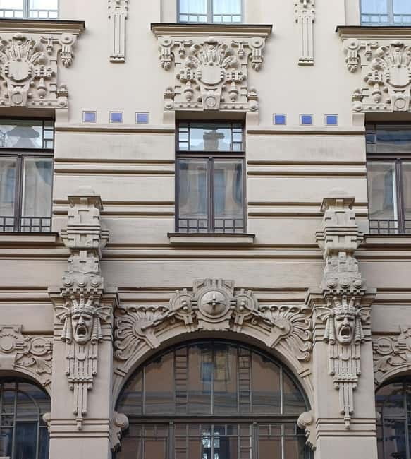 Big Riga: Old Town & Art Nouveau quarter - The Freedom Monument and Latvia’s public story