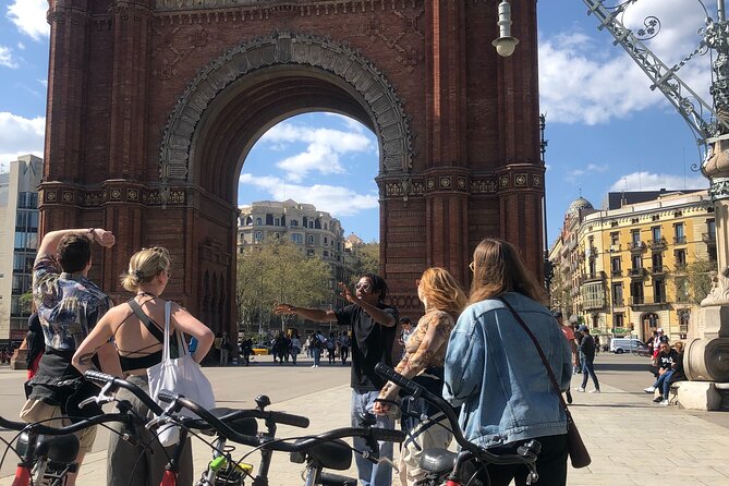 Bike Tour in Barcelona: History, Architecture and Culture - A proper pause at Ciutadella Park