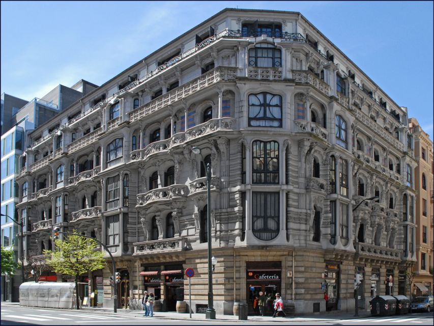 Bilbao: Historical and Architectural Walking Tour - Pintxo-pote gives the tour a local finish