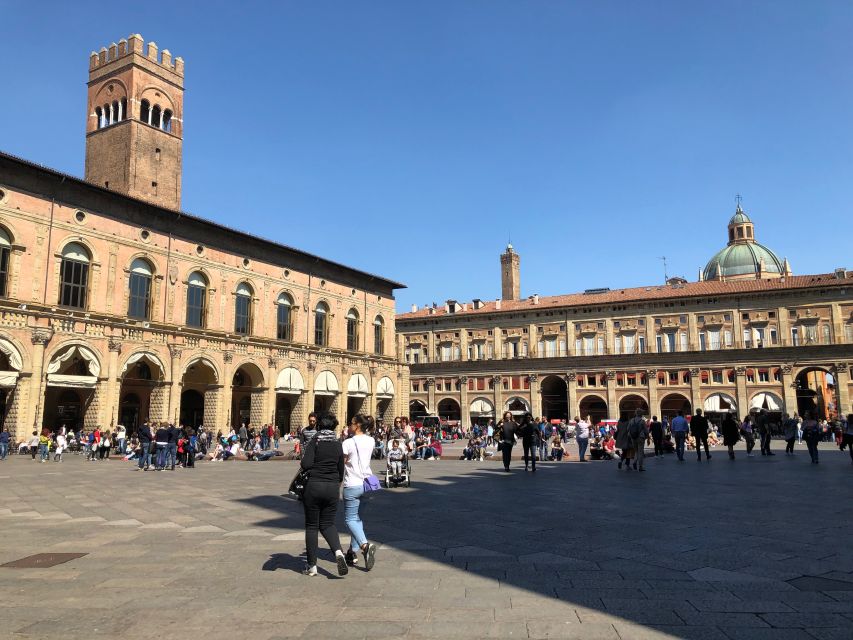 Bologna: Guided Architecture Walking Tour - Key points at a glance